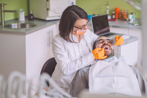 Best Weekend Emergency Dental Services in Robins, IA